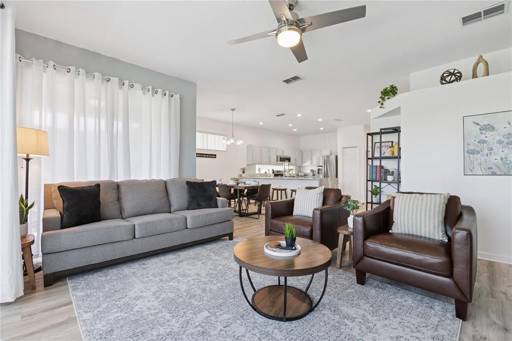 Active With Contract: $459,900 (4 beds, 2 baths, 1728 Square Feet)