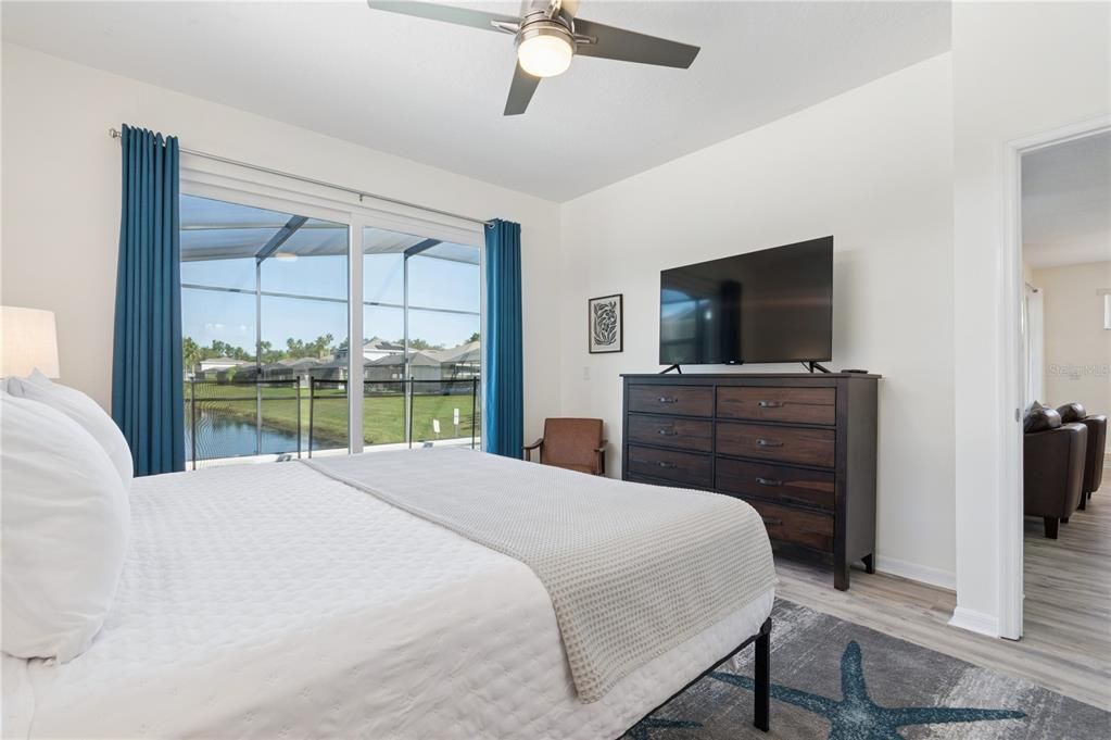 Active With Contract: $459,900 (4 beds, 2 baths, 1728 Square Feet)