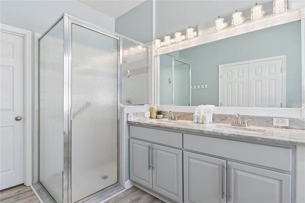 Active With Contract: $459,900 (4 beds, 2 baths, 1728 Square Feet)