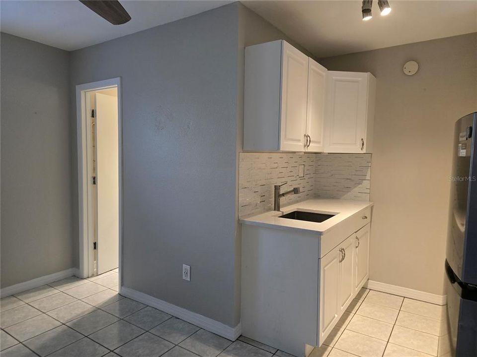 For Rent: $1,150 (1 beds, 1 baths, 400 Square Feet)