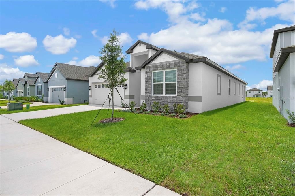 For Sale: $484,900 (4 beds, 2 baths, 2096 Square Feet)