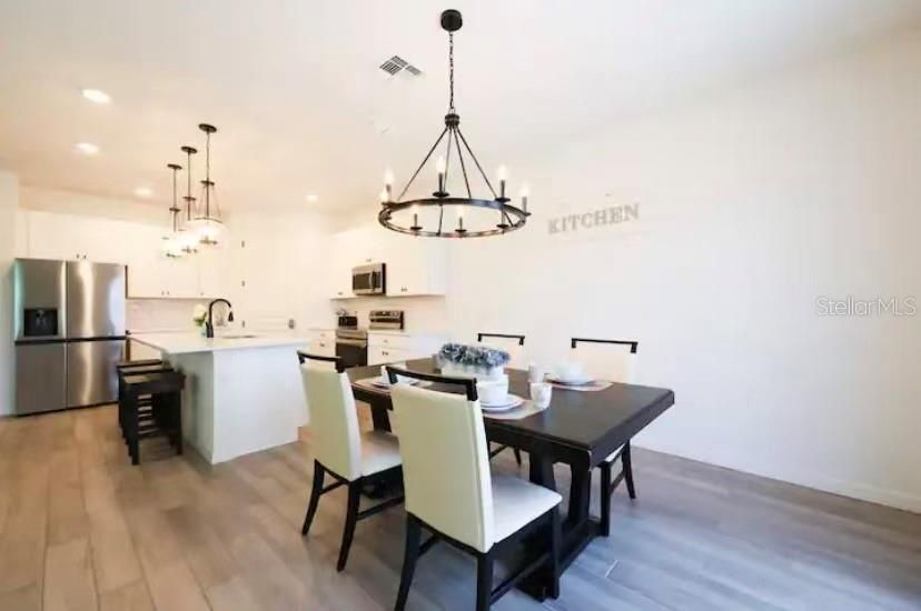 For Sale: $549,000 (5 beds, 4 baths, 2796 Square Feet)