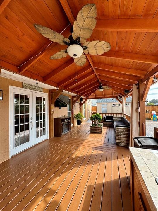 Activo con contrato: $410,000 (5 camas, 3 baños, 1410 Pies cuadrados)