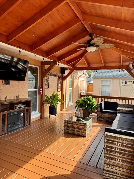 Activo con contrato: $410,000 (5 camas, 3 baños, 1410 Pies cuadrados)