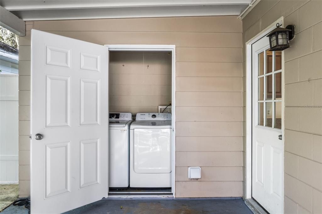 合同活跃: $589,000 (4 贝兹, 0 浴室, 1626 平方英尺)