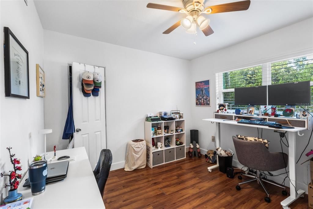 合同活跃: $589,000 (4 贝兹, 0 浴室, 1626 平方英尺)