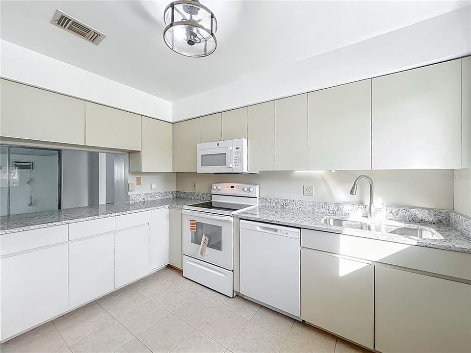 For Sale: $415,000 (3 beds, 2 baths, 1576 Square Feet)