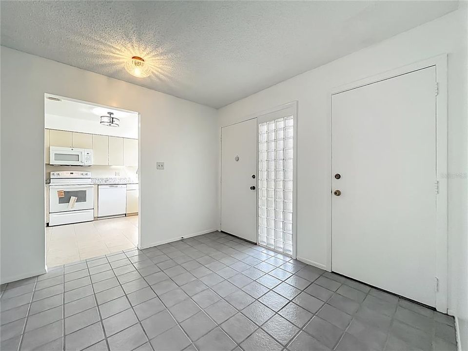 For Sale: $415,000 (3 beds, 2 baths, 1576 Square Feet)