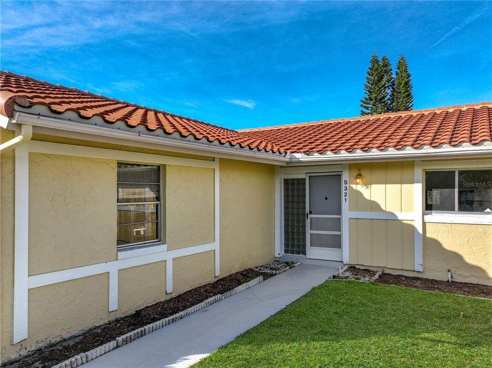 For Sale: $415,000 (3 beds, 2 baths, 1576 Square Feet)