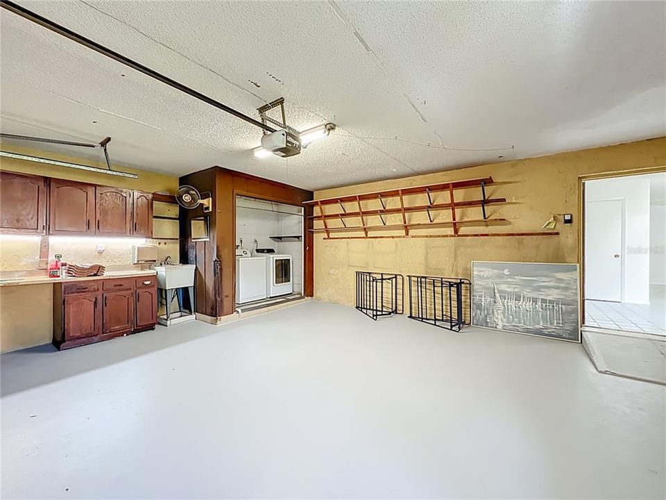 For Sale: $415,000 (3 beds, 2 baths, 1576 Square Feet)