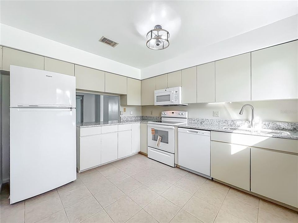 For Sale: $415,000 (3 beds, 2 baths, 1576 Square Feet)