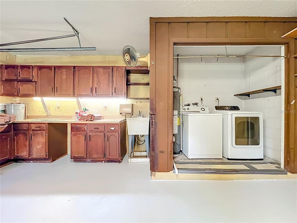 For Sale: $415,000 (3 beds, 2 baths, 1576 Square Feet)