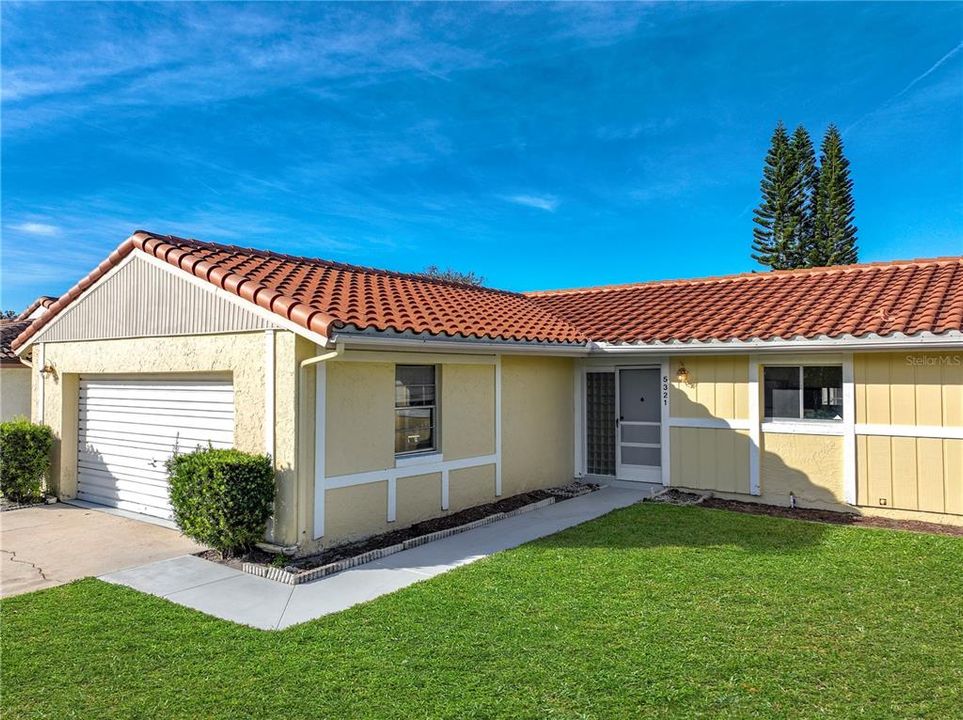 For Sale: $415,000 (3 beds, 2 baths, 1576 Square Feet)