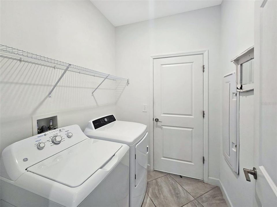 В аренду: $2,800 (2 спален, 2 ванн, 1557 Квадратных фут)