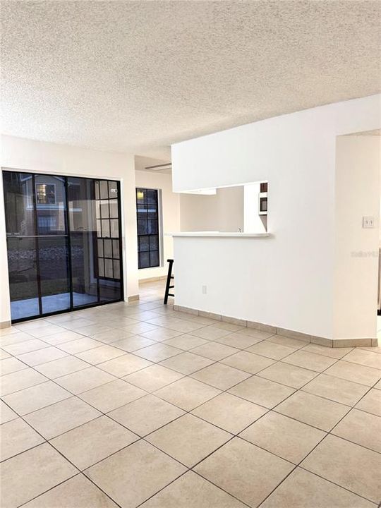 For Rent: $1,300 (1 beds, 1 baths, 684 Square Feet)