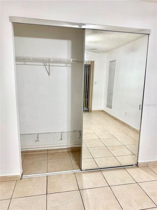 For Rent: $1,300 (1 beds, 1 baths, 684 Square Feet)