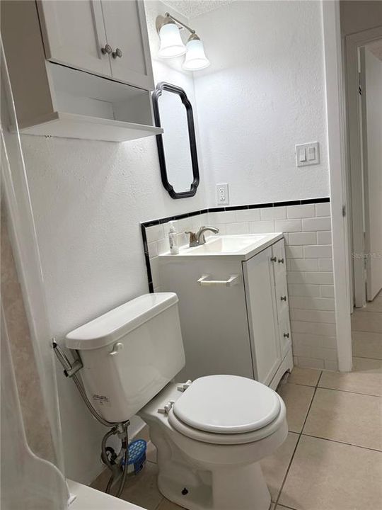 For Rent: $1,300 (1 beds, 1 baths, 684 Square Feet)