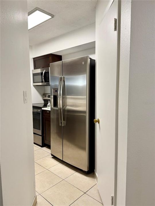 For Rent: $1,300 (1 beds, 1 baths, 684 Square Feet)