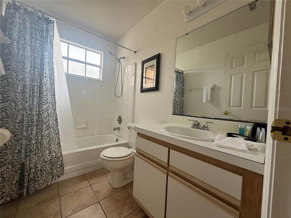 Activo con contrato: $2,000 (3 camas, 2 baños, 1220 Pies cuadrados)