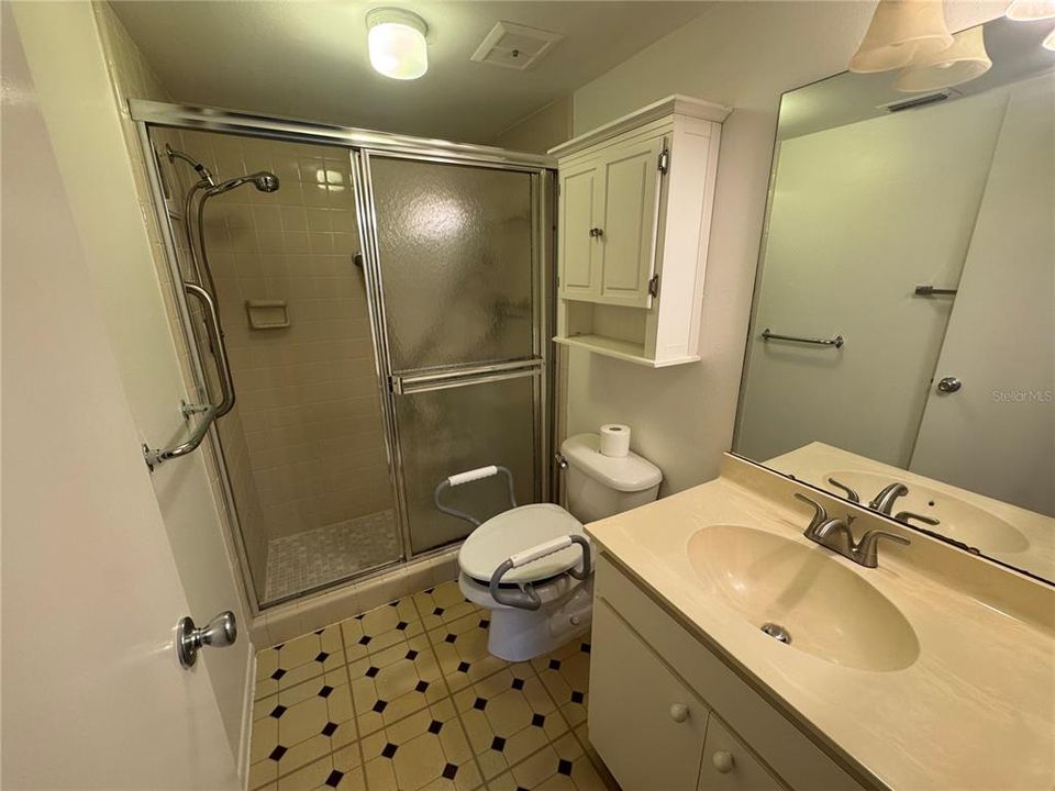 En Venta: $190,000 (2 camas, 2 baños, 940 Pies cuadrados)