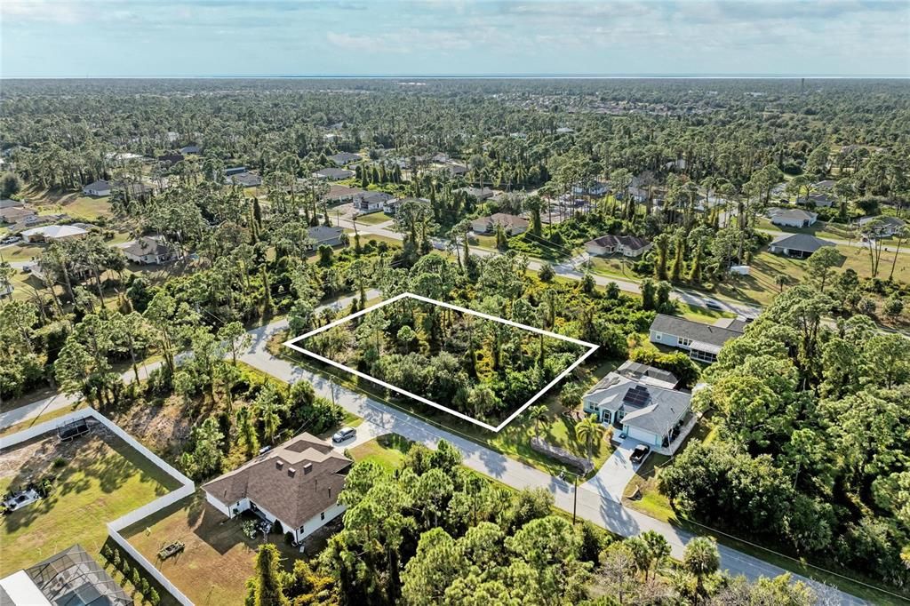 En Venta: $50,000 (0.50 acres)