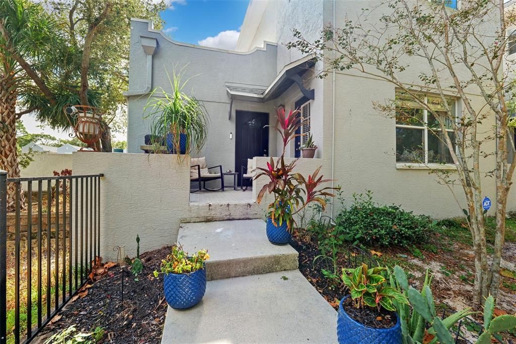 For Sale: $360,000 (2 beds, 2 baths, 1261 Square Feet)