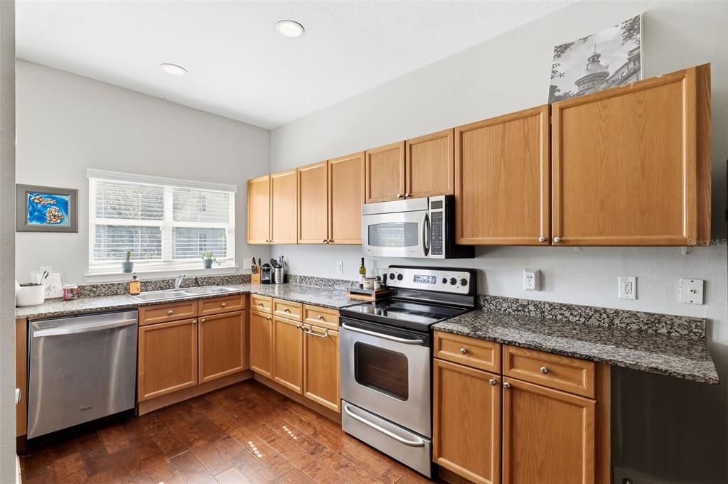 For Sale: $360,000 (2 beds, 2 baths, 1261 Square Feet)