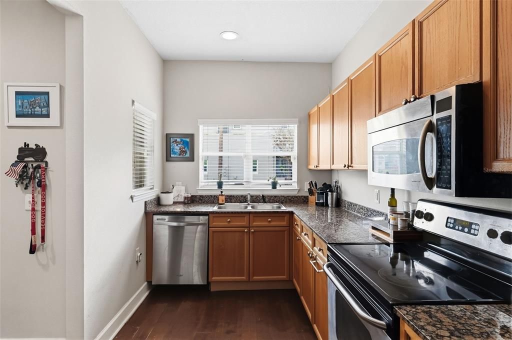 For Sale: $360,000 (2 beds, 2 baths, 1261 Square Feet)