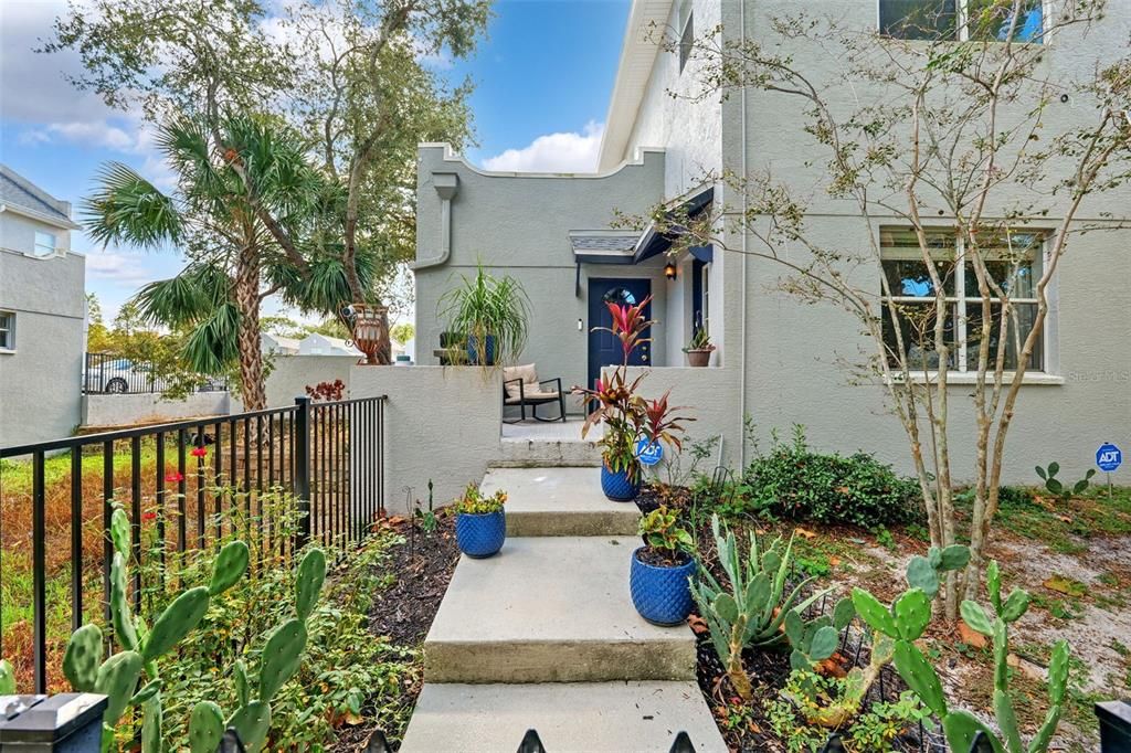 For Sale: $360,000 (2 beds, 2 baths, 1261 Square Feet)