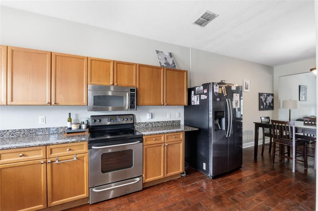 For Sale: $360,000 (2 beds, 2 baths, 1261 Square Feet)