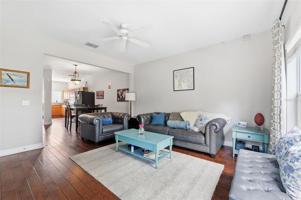 For Sale: $360,000 (2 beds, 2 baths, 1261 Square Feet)