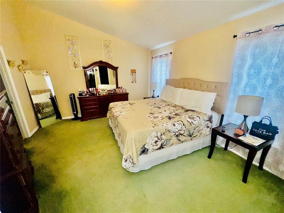 For Sale: $299,900 (3 beds, 2 baths, 1355 Square Feet)