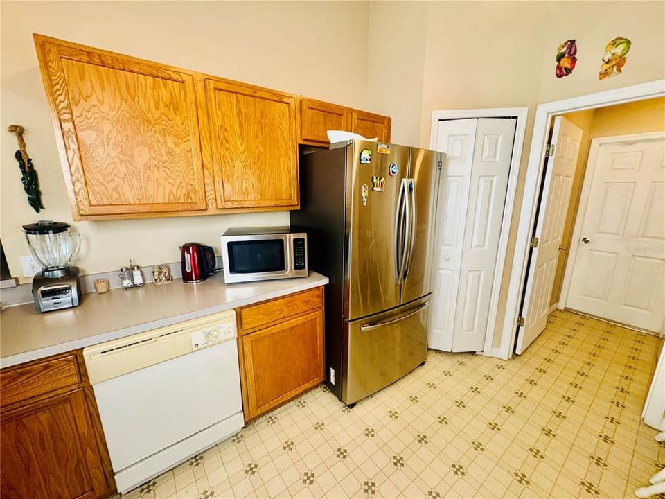 For Sale: $299,900 (3 beds, 2 baths, 1355 Square Feet)