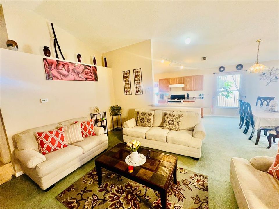 For Sale: $299,900 (3 beds, 2 baths, 1355 Square Feet)