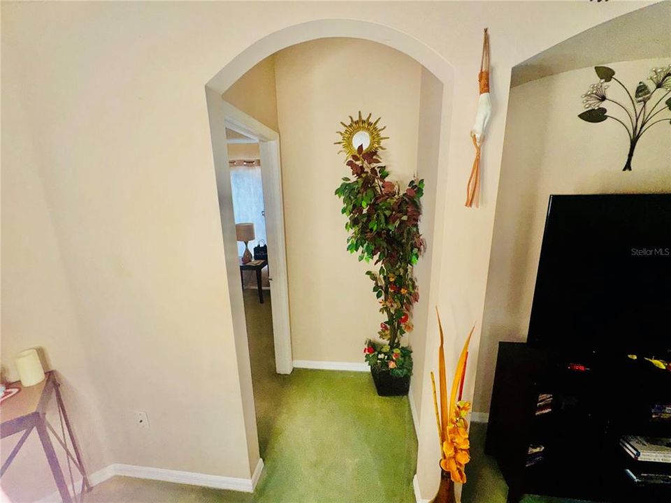 For Sale: $299,900 (3 beds, 2 baths, 1355 Square Feet)