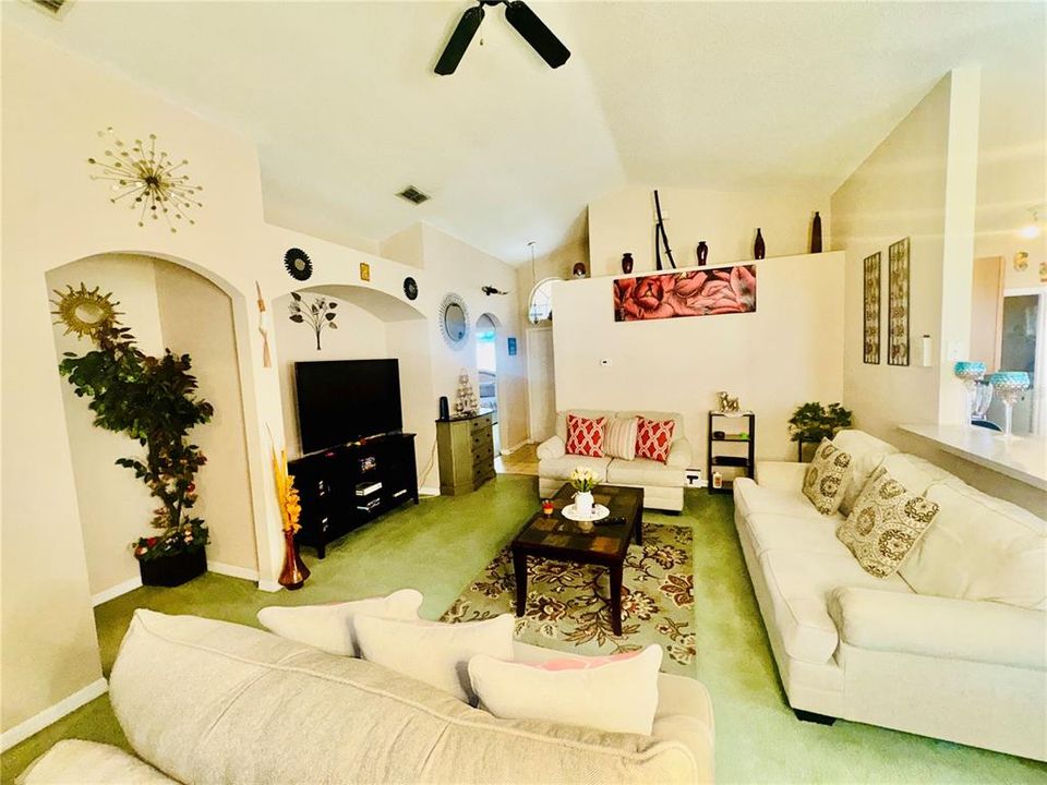 For Sale: $299,900 (3 beds, 2 baths, 1355 Square Feet)