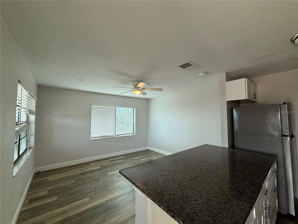 В аренду: $1,600 (1 спален, 1 ванн, 760 Квадратных фут)