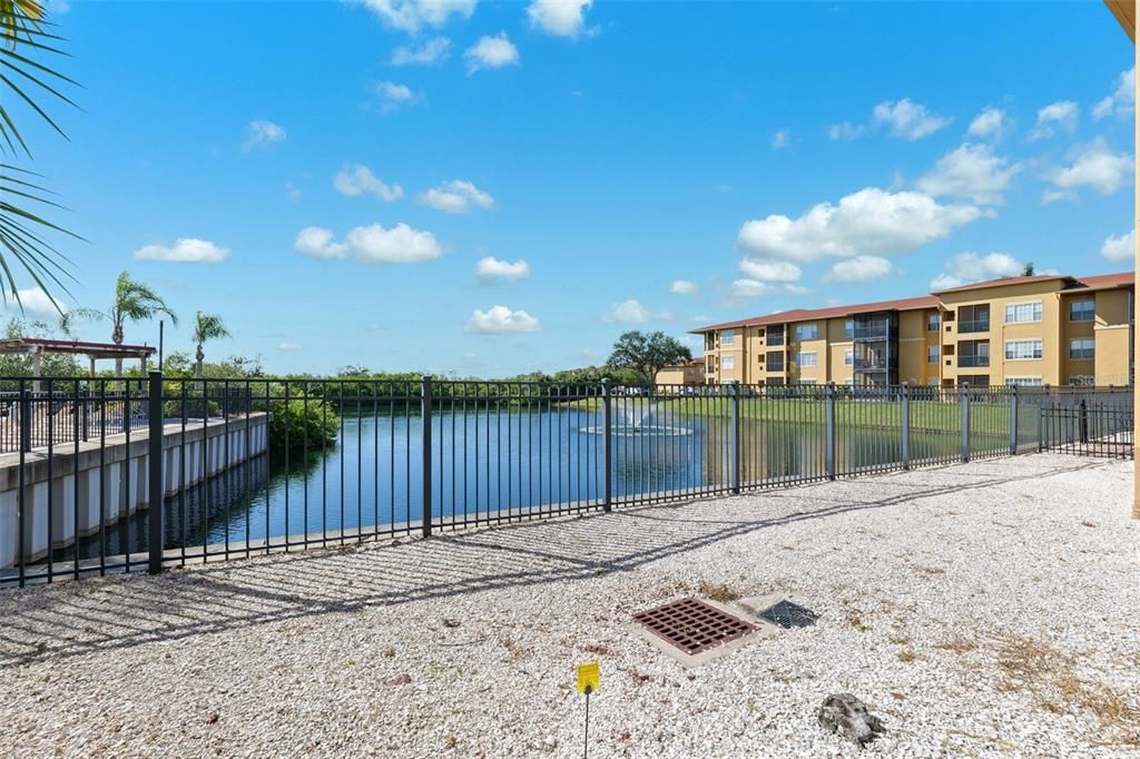 For Sale: $185,000 (1 beds, 1 baths, 890 Square Feet)