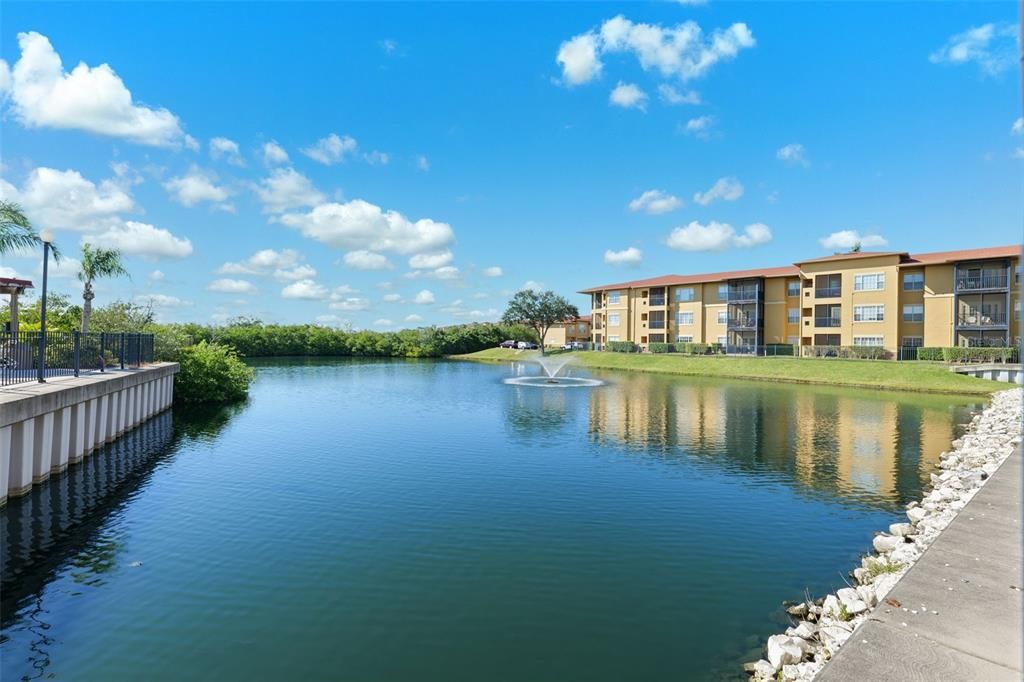 For Sale: $185,000 (1 beds, 1 baths, 890 Square Feet)