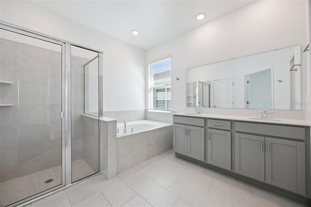 En Venta: $440,000 (3 camas, 2 baños, 2444 Pies cuadrados)