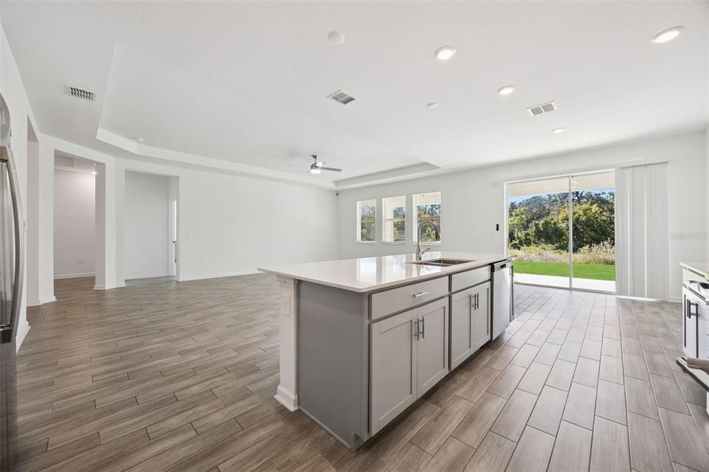 En Venta: $440,000 (3 camas, 2 baños, 2444 Pies cuadrados)