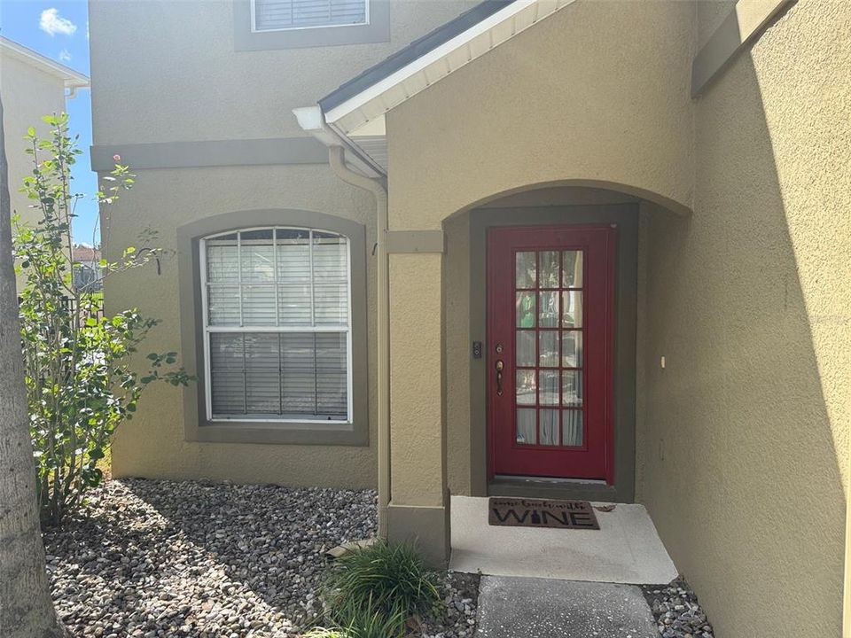 For Rent: $2,850 (3 beds, 2 baths, 1817 Square Feet)