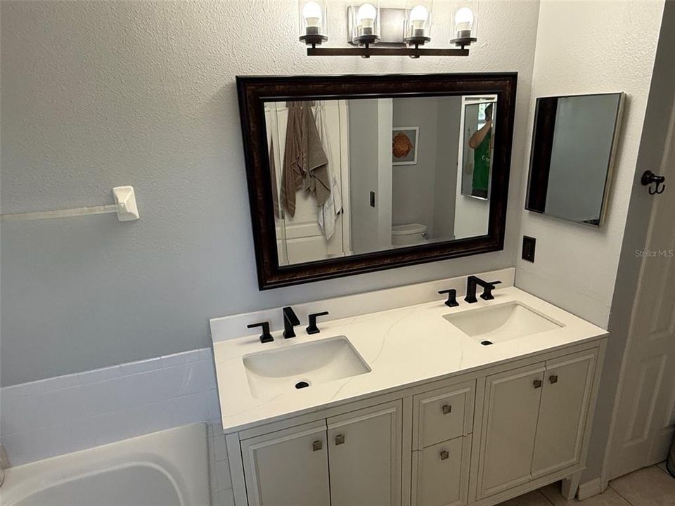 For Rent: $2,850 (3 beds, 2 baths, 1817 Square Feet)