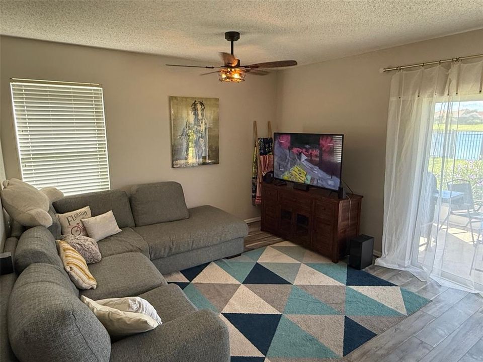 For Rent: $2,850 (3 beds, 2 baths, 1817 Square Feet)