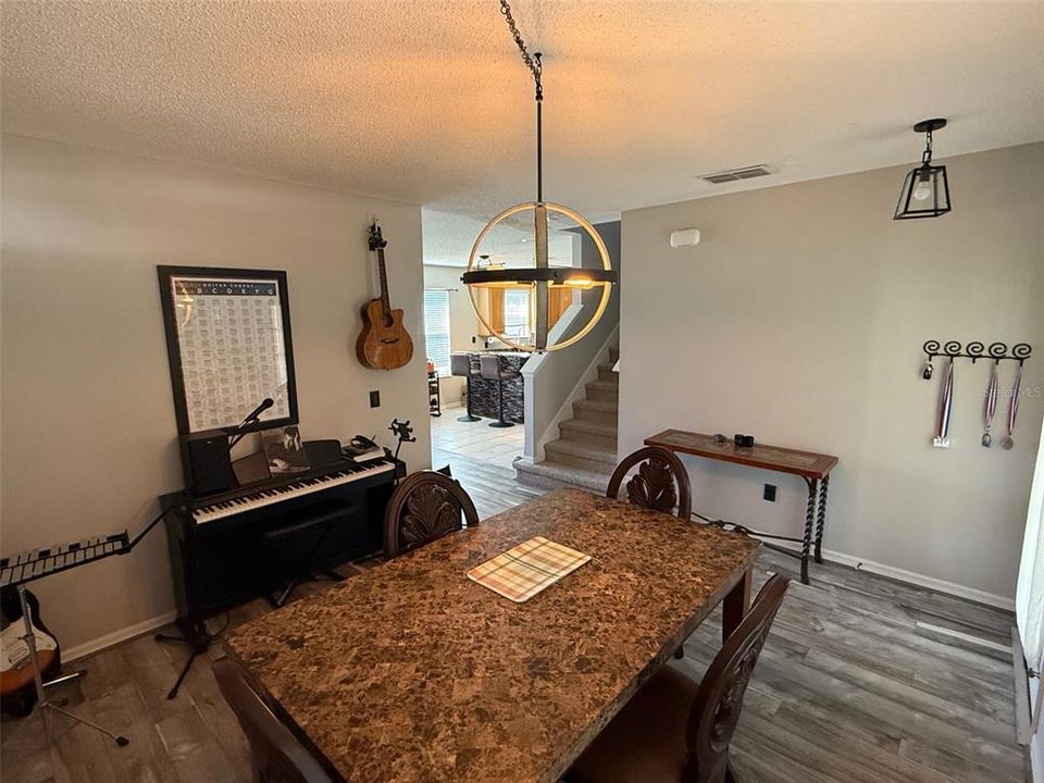 For Rent: $2,850 (3 beds, 2 baths, 1817 Square Feet)