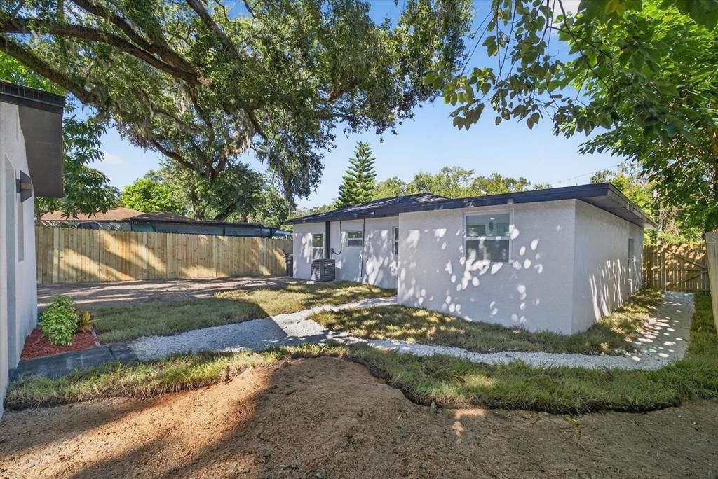 Под контрактом: $395,000 (4 спален, 3 ванн, 1500 Квадратных фут)