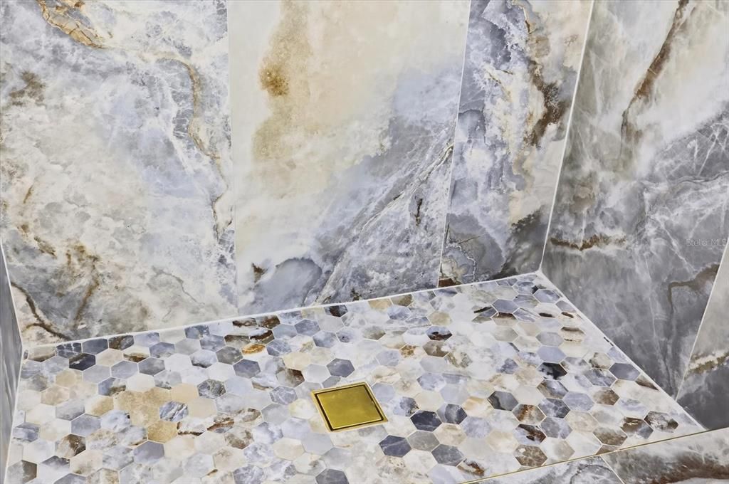 Под контрактом: $395,000 (4 спален, 3 ванн, 1500 Квадратных фут)