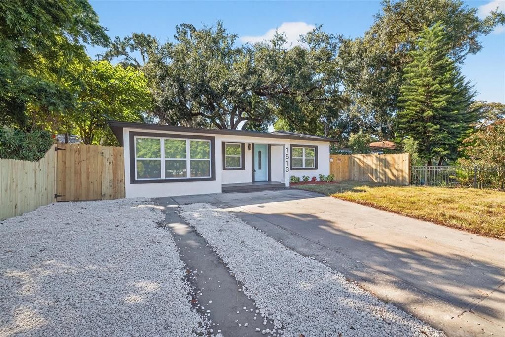 Под контрактом: $395,000 (4 спален, 3 ванн, 1500 Квадратных фут)