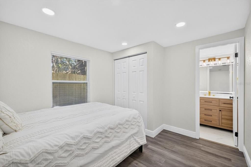 Под контрактом: $395,000 (4 спален, 3 ванн, 1500 Квадратных фут)