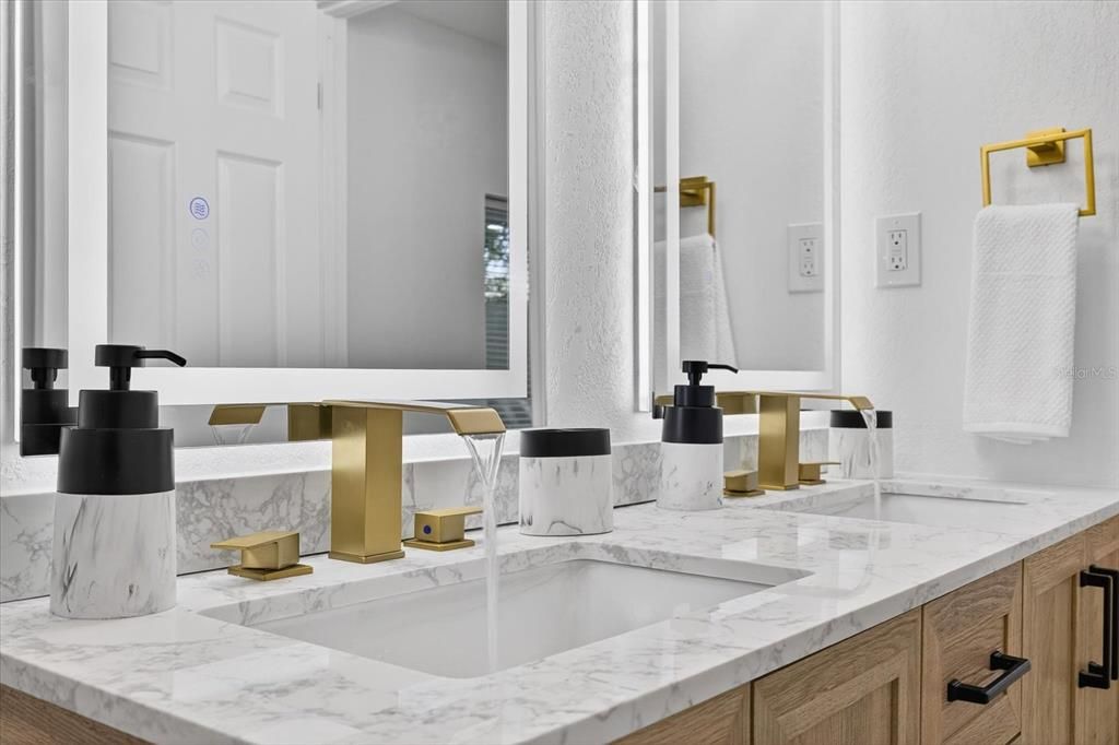 Под контрактом: $395,000 (4 спален, 3 ванн, 1500 Квадратных фут)